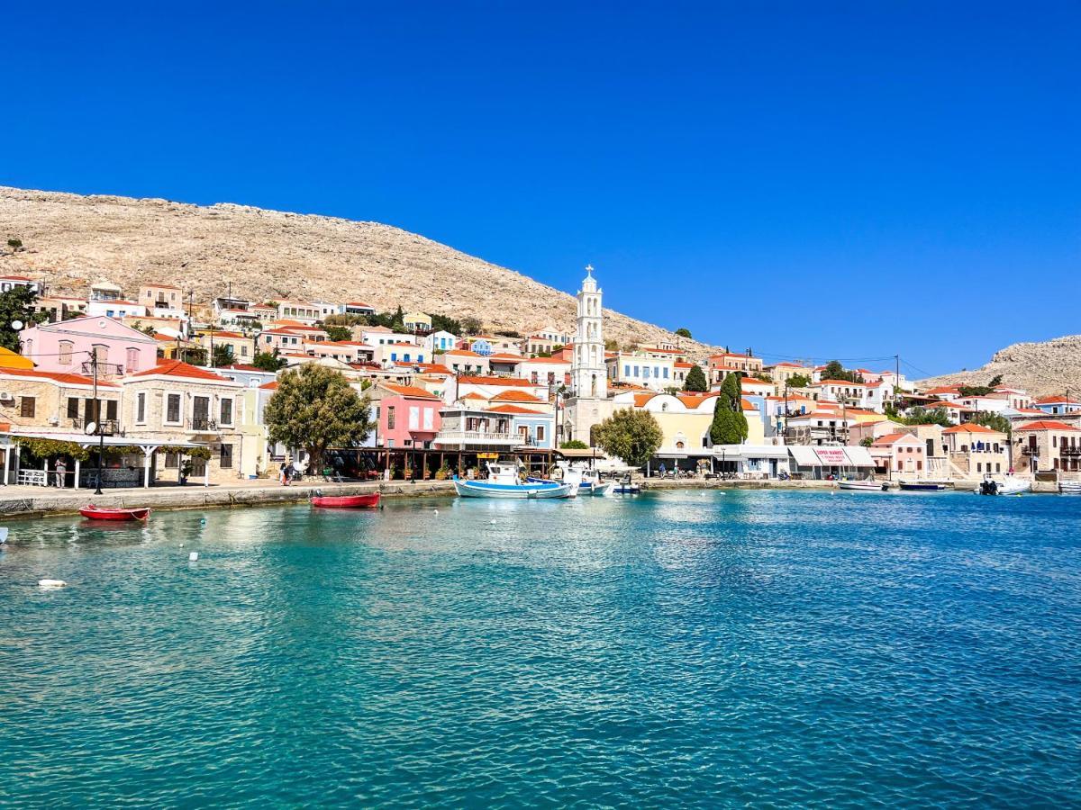 Luca'S Houses Chalki Town 外观 照片